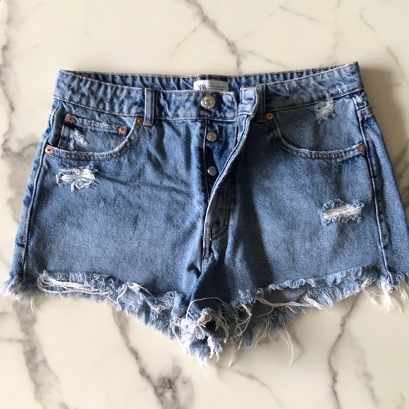 Zara cut off high waisted jean shorts - Picture 1 of 3